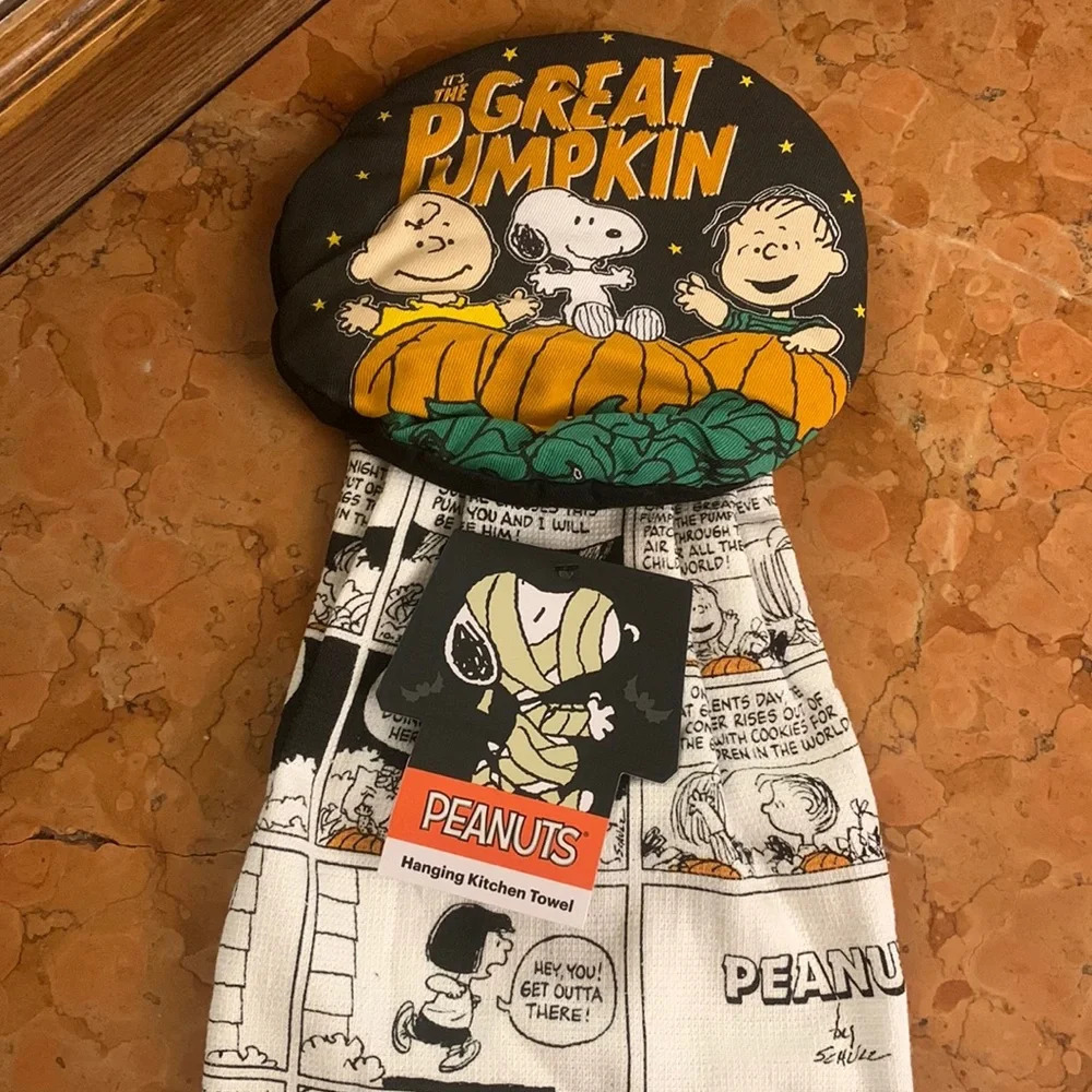 Peanuts Snoopy The Great Pumpkin Halloween Hanging Kitchen Towel NEW